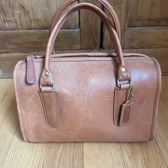 Coach Handbags - Vintage Coach Tan Leather Hand Bag